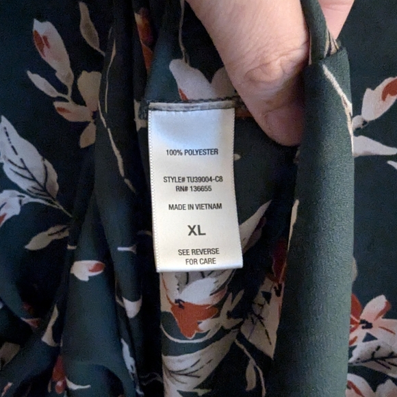 West Kei Allura Knot Detail Blouse - STITCH FIX EXCLUSIVE XL - Picture 7 of 7